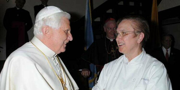 Lidia Bastianich con Benedetto XVI