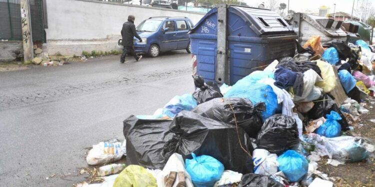 Emergenza rifiuti Roma