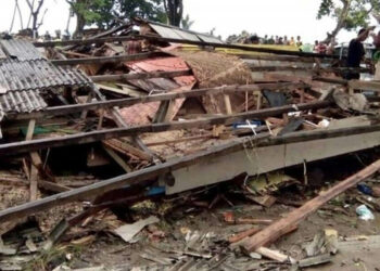 Tsunami in Indonesia dopo l'eruzione del Krakatoa