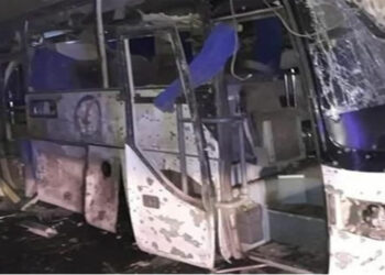 Egitto, bomba contro bus turisti vicino alle piramidi Giza