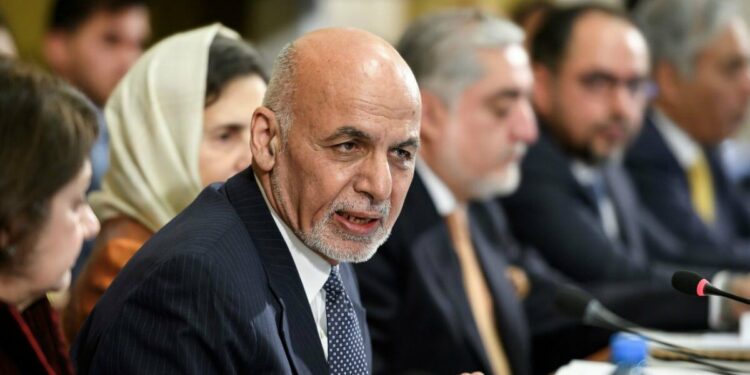 Il presidente dell'Afghanistan, Ashraf Ghani, a Ginevra il 28 novembre scorso (LaPresse)