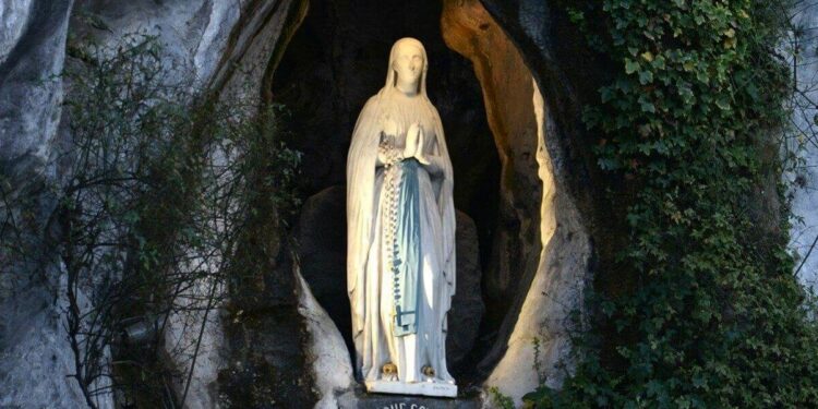 Beata Vergine Maria di Lourdes