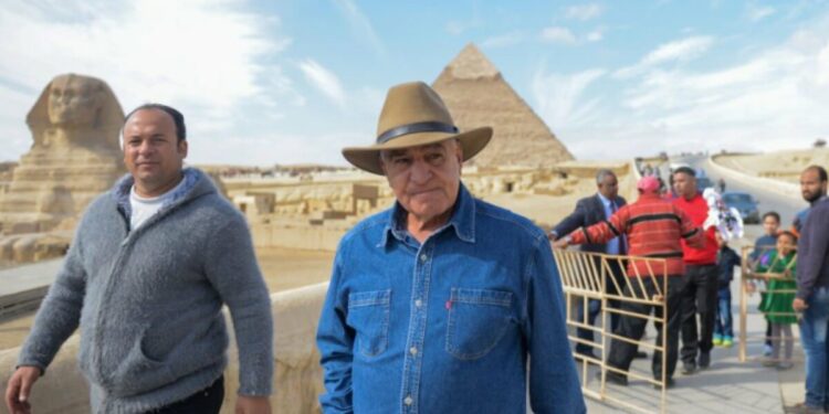 L'egittologo Hawass ha scoperto la tomba di Cleopatra e Marc Antonio? (foto da Twitter)