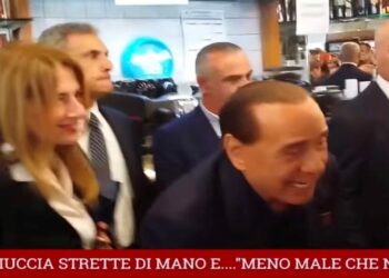 Berlusconi, nuove battute osé