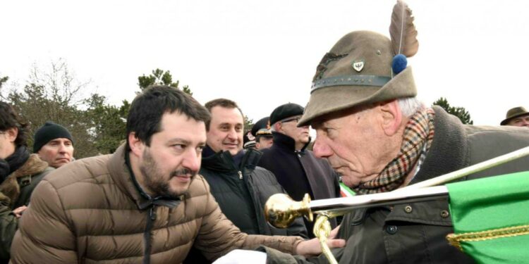 Salvini in visita alle foibe