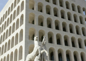 Il palazzo della Civiltà e del Lavoro all'Eur (Foto dal web)