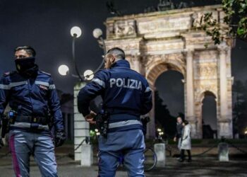 Polizia all'Arco della Pace