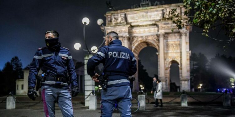 Polizia all'Arco della Pace