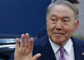 L'ex presidente kazako Nursultan Nazarbayev (Photo by Aris Oikonomou / AFP)