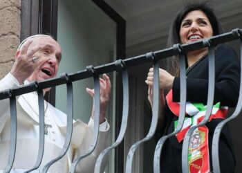 Papa Francesco con Virginia Raggi