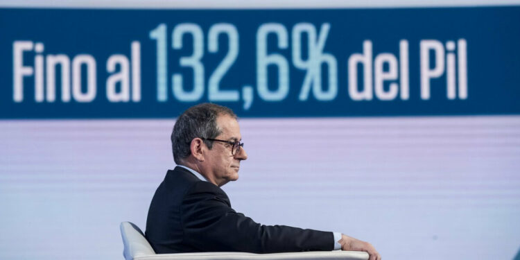 Il ministro dell'Economia, Giovanni Tria (LaPresse)