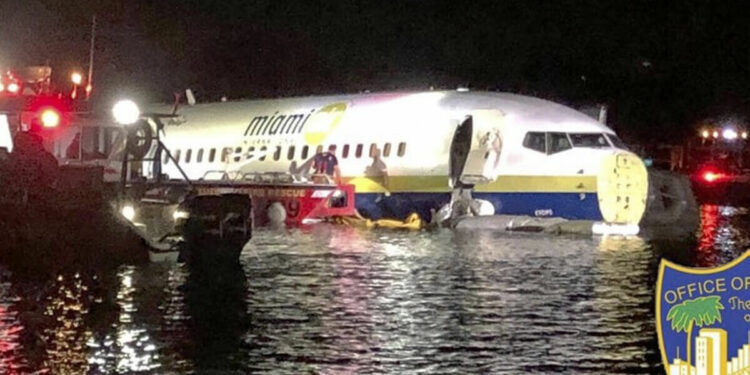 Boeing 737 in Florida