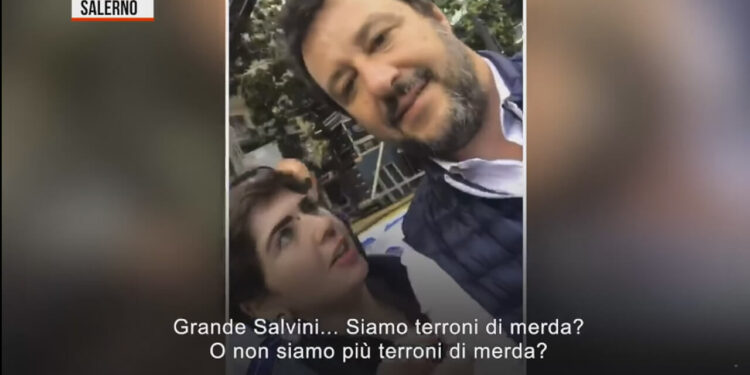 Selfie beffa per Salvini a Salerno