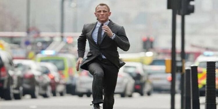 Daniel Craig