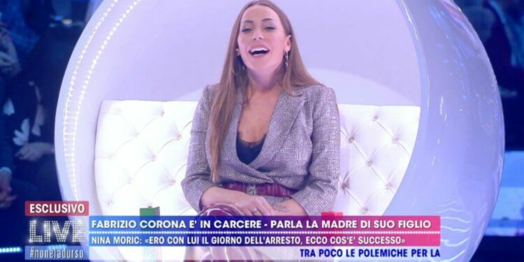 Karina Cascella a Live Non è la D'Urso