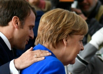 Il presidente francese Emmanuel Macron con la cancelliera tedesca Angela Merkel (LaPresse)