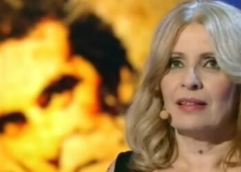 Anna Pavignano (Un poeta per amico, omaggio a Massimo Troisi, Rai 1)