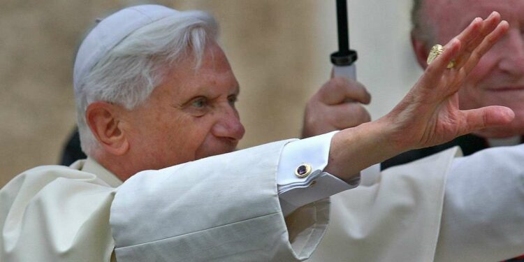 Benedetto XVI nel 2008 (LaPresse)