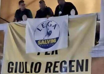 Bandiera Lega su striscione per Giulio Regeni (Foto Twitter)