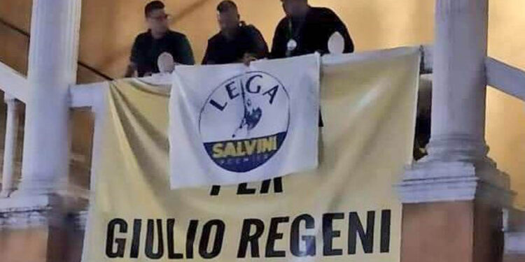 Bandiera Lega su striscione per Giulio Regeni (Foto Twitter)