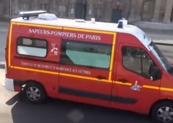 Vigili del fuoco Parigi (foto Youtube)