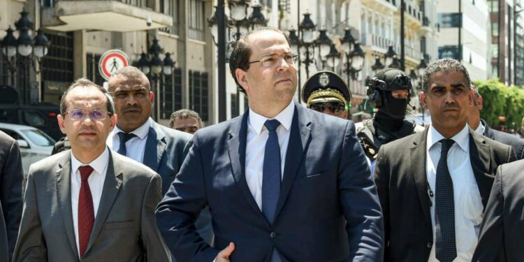 Tunisia, il primo ministro Youssef Chahed sul luogo dell'attentato (LaPresse)