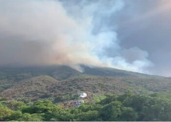 Stromboli, video esplosioni da vulcano (Foto: video Twitter)