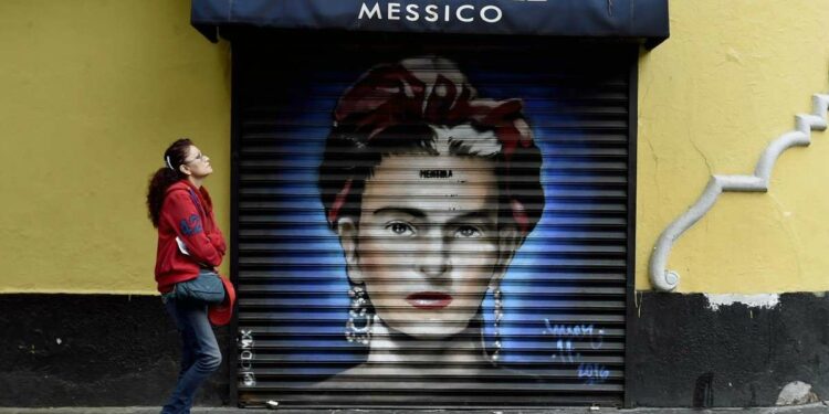 Frida Kahlo, foto da Lapresse