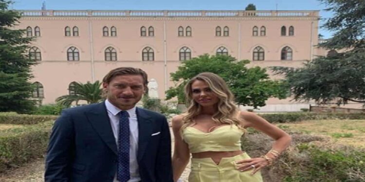 Ilary Blasi e Francesco Totti - Foto Instagram