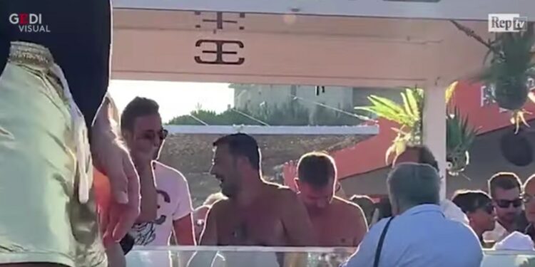 Salvini dj a Milano Marittima