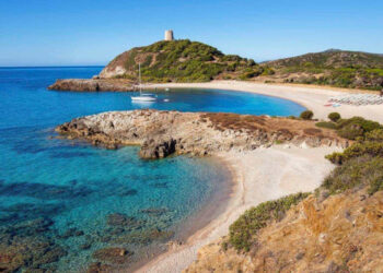 La spiaggia di Torre Chia