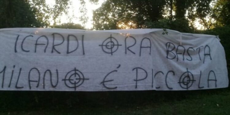 Icardi, striscione e minacce sotto casa