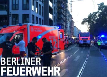 Berlino, auto su folla (Foto: Twitter)