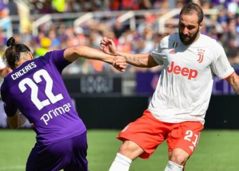 Higuain e Caceres, Fiorentina Juventus