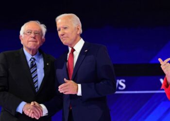 Bernie Sanders, Joe Biden e Elizabeth Warren (LaPresse)