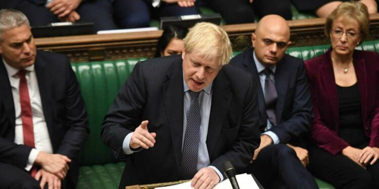 Boris Johnson alla Camera dei Comuni (LaPresse)