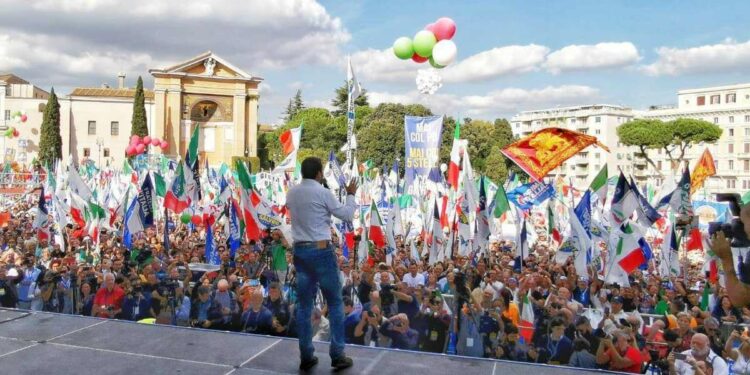 Matteo Salvini ieri in piazza San Giovanni a Roma (Foto da Facebook)