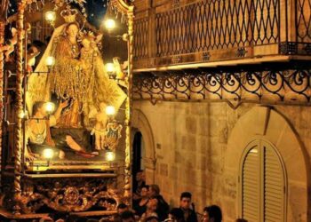 Un momento della processione della Madonna dei Miracoli (Foto dal web)