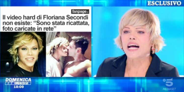 Floriana Secondi a Domenica Live (Busta choc)