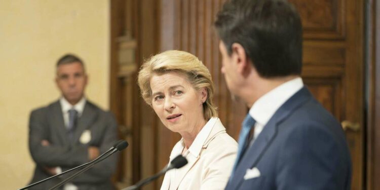 Ursula von der Leyen e Giuseppe Conte (LaPresse)