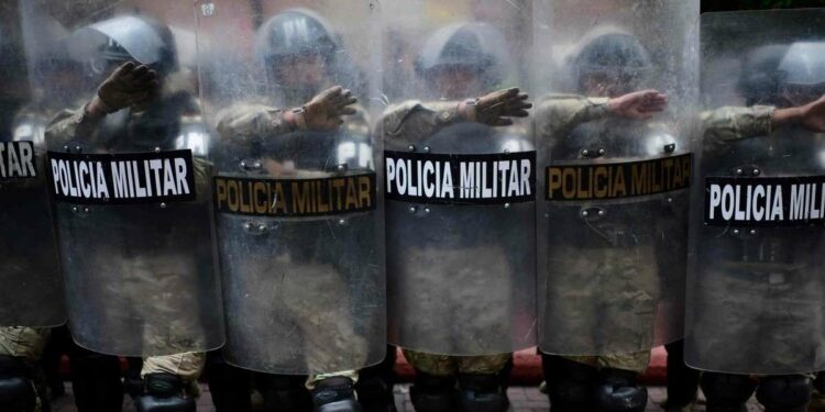 La polizia militare boliviana (Lapresse)