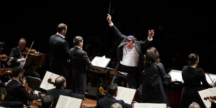 Roma, Auditorium Parco della Musica 28 11  2019
Orchestra e Coro dell'Accademia Nazionale di Santa Cecilia
Daniel Oren direttore
Eleonora Buratto soprano
Ekaterina Semenchuk mezzosoprano
Francesco Demuro tenore
Ain Anger basso
Verdi Messa da Requiem