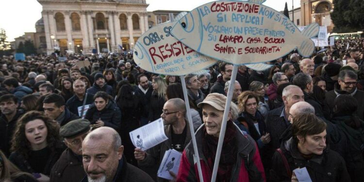 Le sardine in Piazza San Giovanni a Roma (LaPresse)