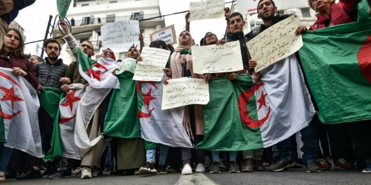 Proteste in Algeria (LaPresse)