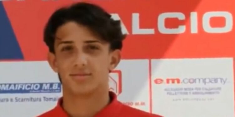 Raffaele Santagata, calciatore morto a 18 anni (foto Youtube)