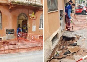 Roma, voragine vicino al Colosseo (Twitter)