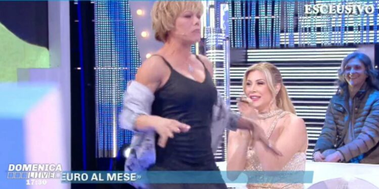 Paola Caruso e Floriana Secondi (Domenica Live)