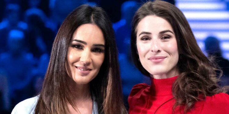 Diana Del Bufalo e Silvia Toffanin a Verissimo. (Foto: comunicato stampa Mediaset)