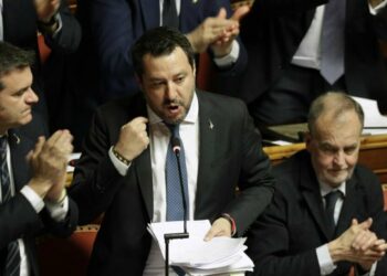 Matteo Salvini durante il suo discorso in Senato (LaPresse)