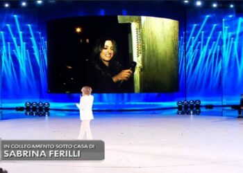 Maria De Filippi citofona a Sabrina Ferilli